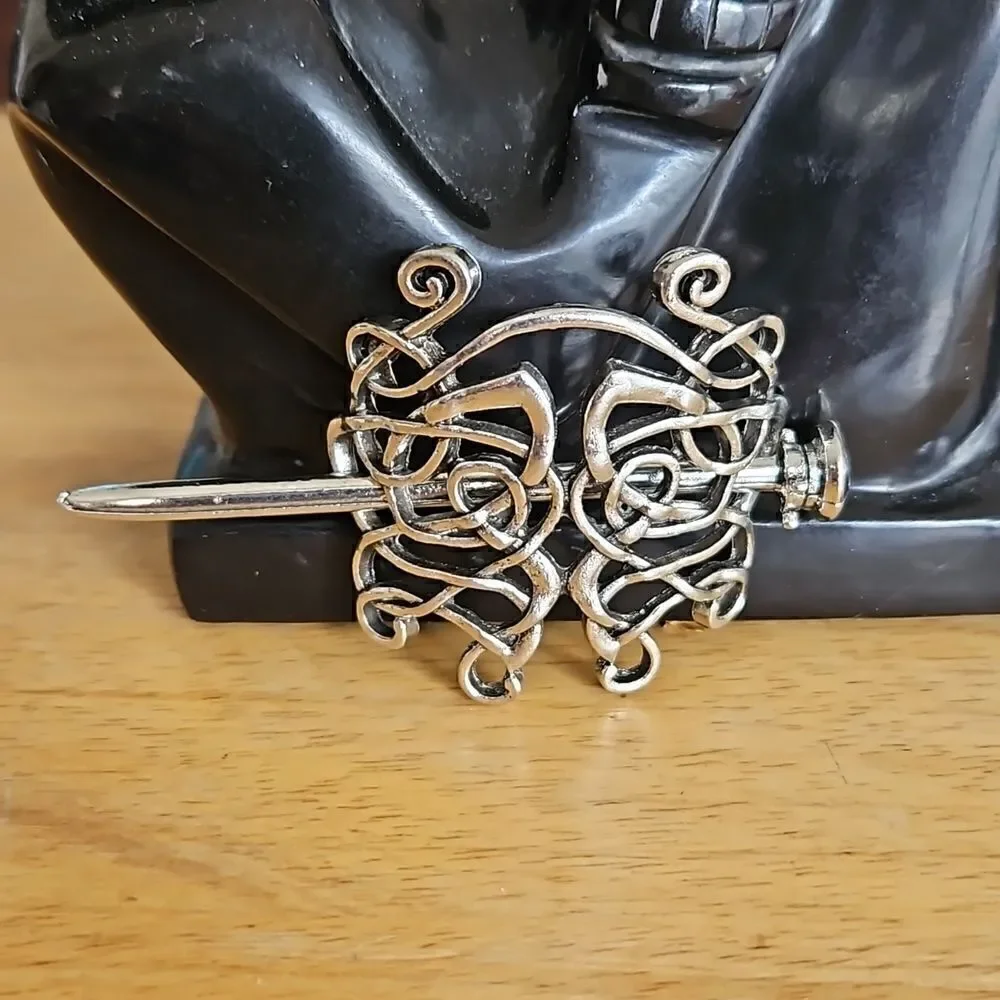NWOT Silver toned 2 piece Celtic barrette